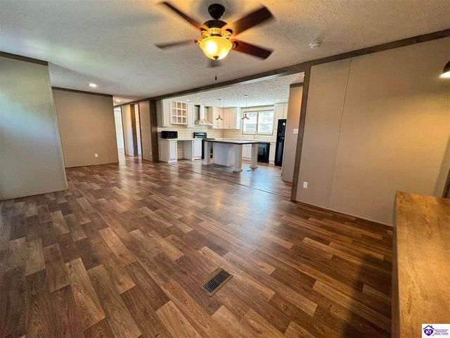3883 Woodland Road, Vine Grove, KY 40175