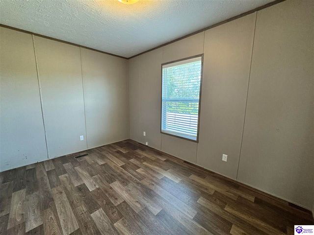 3883 Woodland Road, Vine Grove, KY 40175