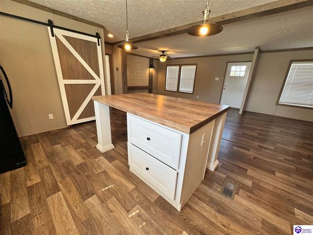 3883 Woodland Road, Vine Grove, KY 40175