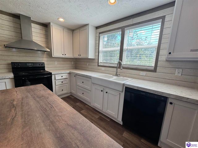 3883 Woodland Road, Vine Grove, KY 40175