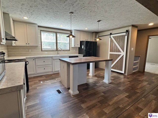 3883 Woodland Road, Vine Grove, KY 40175