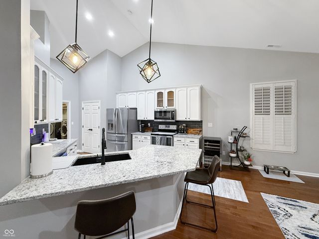 9302 N Bayland Drive, Mccordsville, IN 46055