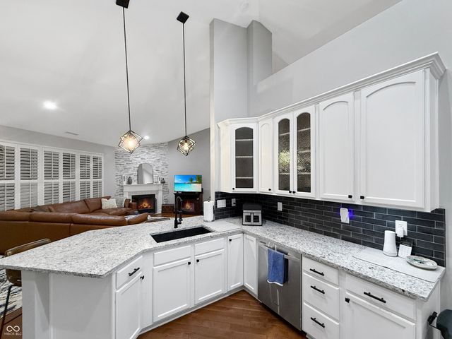 9302 N Bayland Drive, Mccordsville, IN 46055