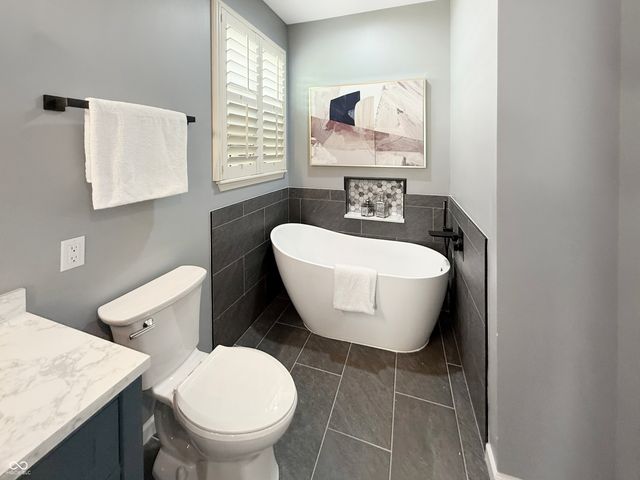 9302 N Bayland Drive, Mccordsville, IN 46055