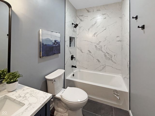 9302 N Bayland Drive, Mccordsville, IN 46055