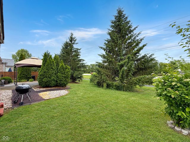 9302 N Bayland Drive, Mccordsville, IN 46055