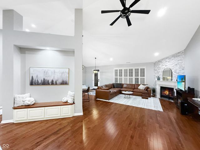 9302 N Bayland Drive, Mccordsville, IN 46055