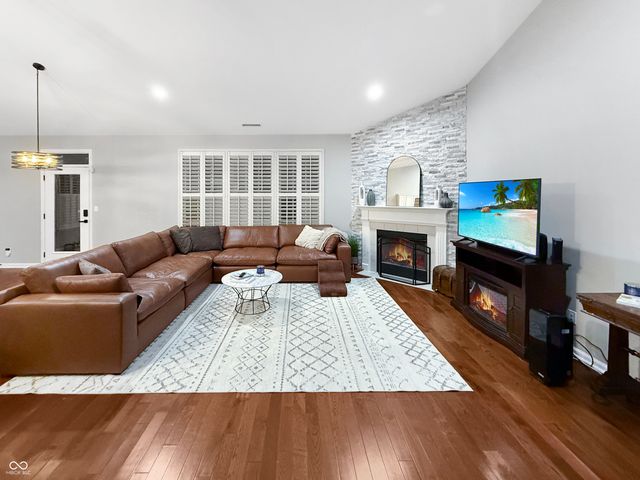 9302 N Bayland Drive, Mccordsville, IN 46055