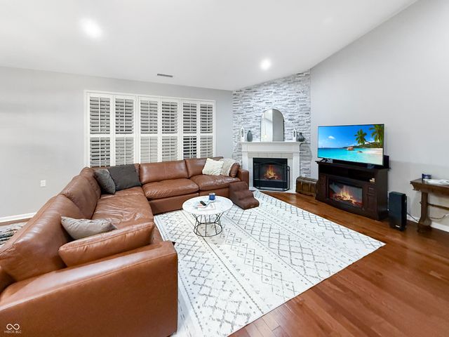 9302 N Bayland Drive, Mccordsville, IN 46055