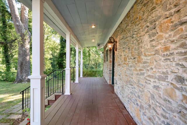 1007 Falls Ave, Madison, TN 37115