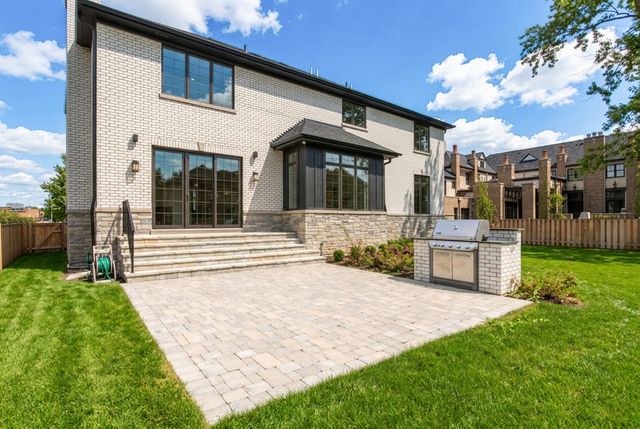 2301 Farrell Avenue, Park Ridge, IL 60068