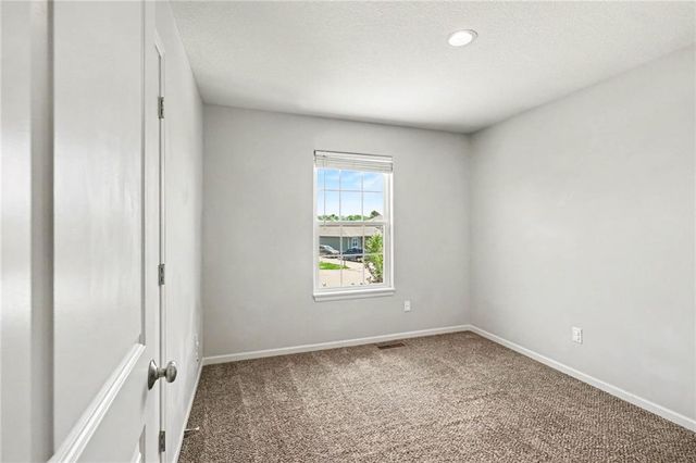 21710 North Ridge, Peculiar, MO 64078