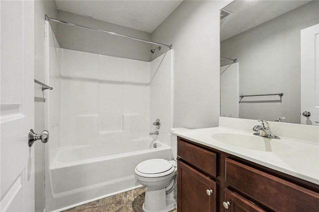 21710 North Ridge, Peculiar, MO 64078