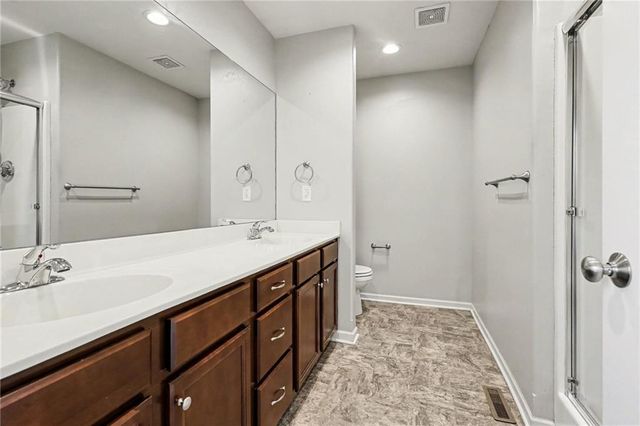 21710 North Ridge, Peculiar, MO 64078