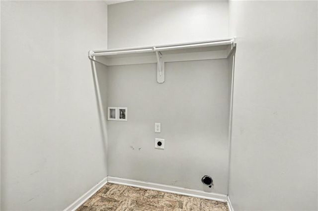 21710 North Ridge, Peculiar, MO 64078