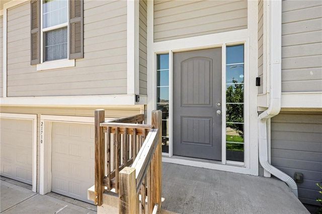 21710 North Ridge, Peculiar, MO 64078