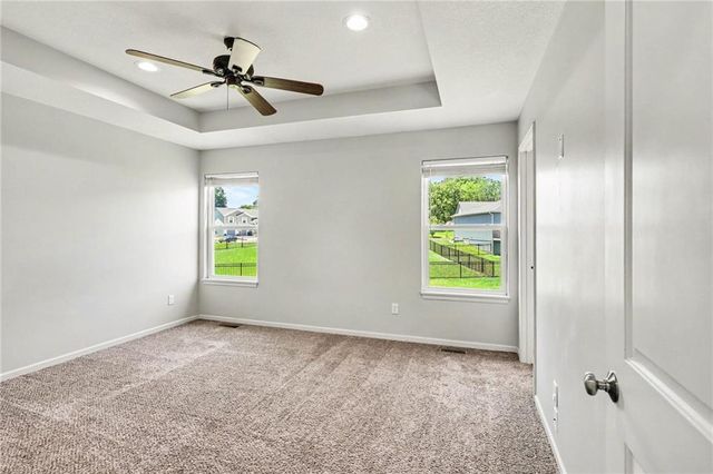 21710 North Ridge, Peculiar, MO 64078