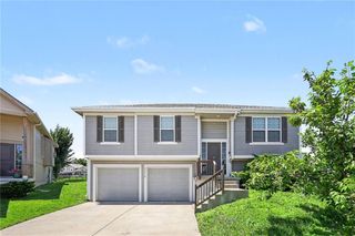 21710 North Ridge, Peculiar, MO 64078