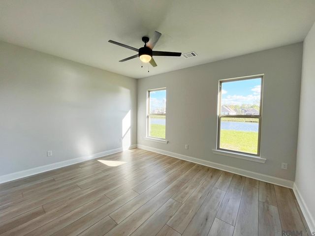 1586 Old Tucson Ave, Zachary, LA 70791