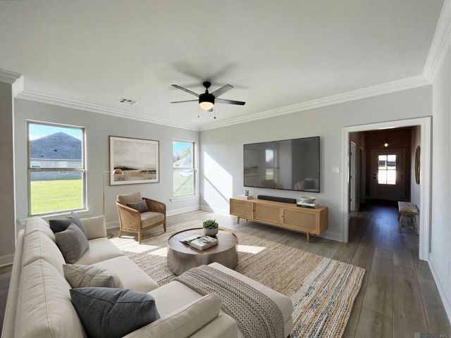 1586 Old Tucson Ave, Zachary, LA 70791