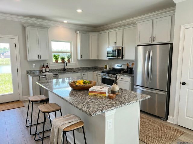 1586 Old Tucson Ave, Zachary, LA 70791