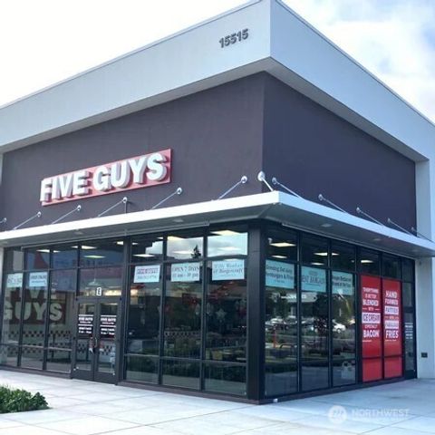 15712 Greenwood Avenue N, Shoreline, WA 98133