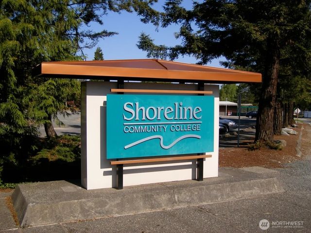 15712 Greenwood Avenue N, Shoreline, WA 98133