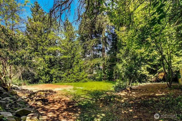 15712 Greenwood Avenue N, Shoreline, WA 98133