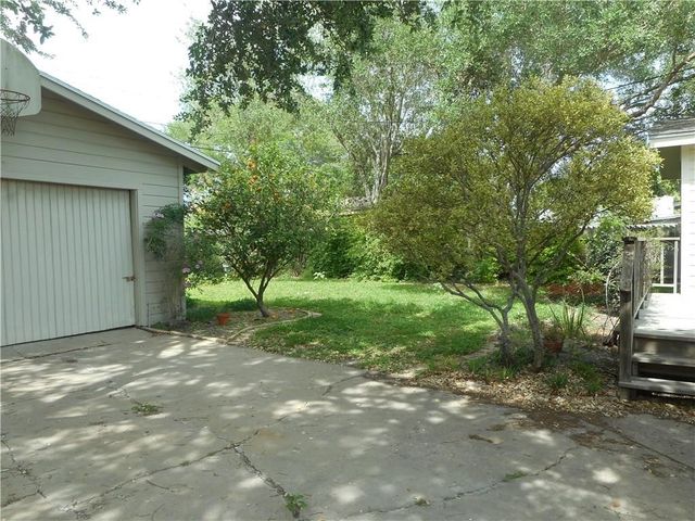 902 Wilshire Pl, Corpus Christi, TX 78411
