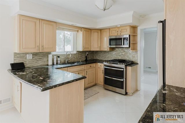 8 Desmet Avenue, Milltown, NJ 08850