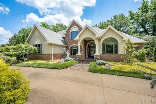 718 River Hills Drive, Fenton, MO 63026