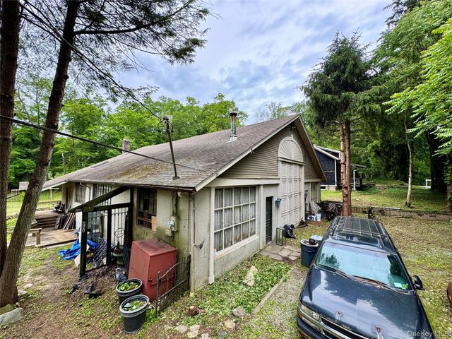 210 Seven Bridges Road A, Mount Kisco, NY 10549