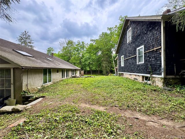 210 Seven Bridges Road A, Mount Kisco, NY 10549