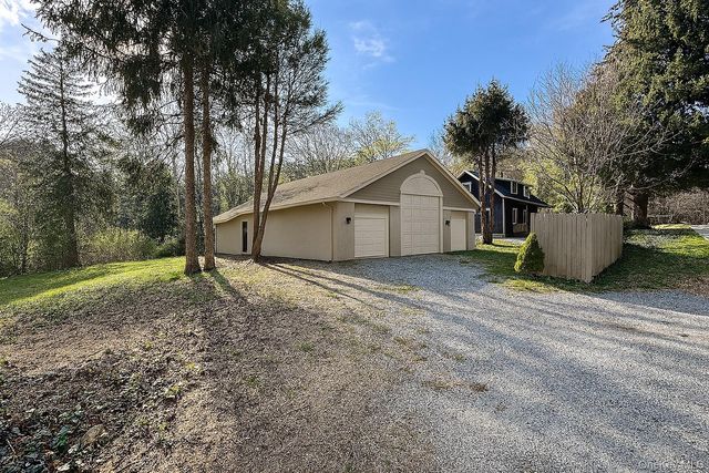 210 Seven Bridges Road A, Mount Kisco, NY 10549