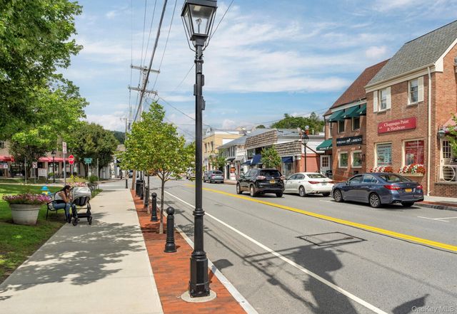 210 Seven Bridges Road A, Mount Kisco, NY 10549