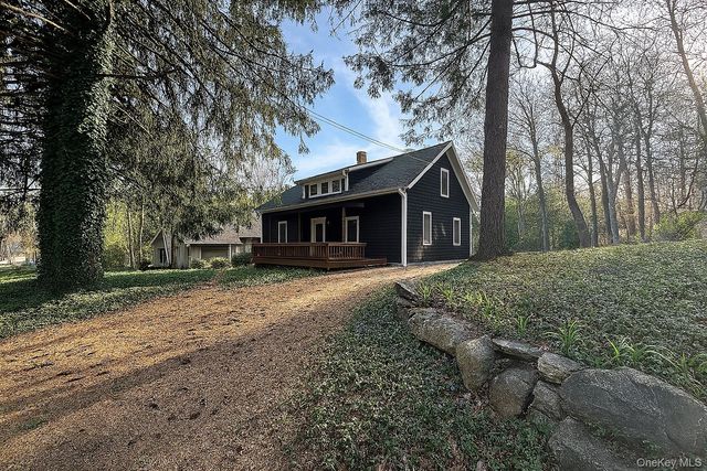 210 Seven Bridges Road A, Mount Kisco, NY 10549