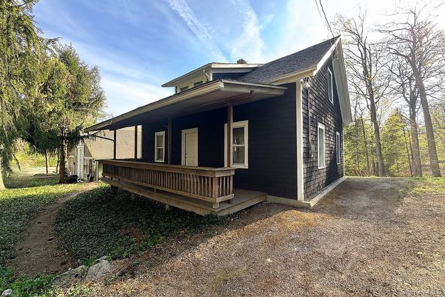 210 Seven Bridges Road A, Mount Kisco, NY 10549