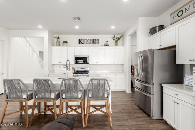 3914 W SERPENTINE Drive, San Tan Valley, AZ 85144