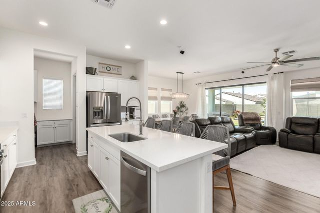 3914 W SERPENTINE Drive, San Tan Valley, AZ 85144
