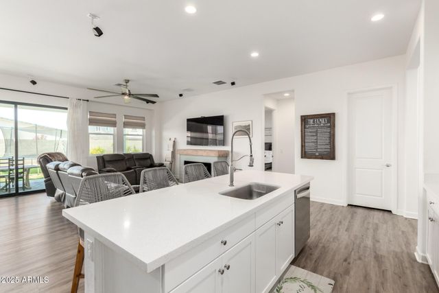 3914 W SERPENTINE Drive, San Tan Valley, AZ 85144