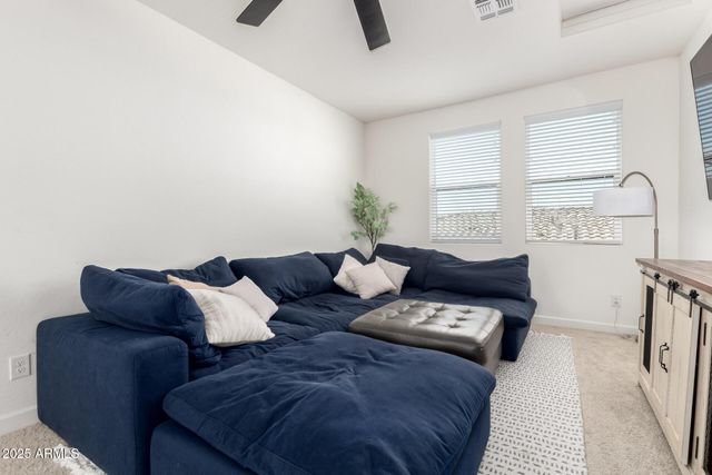 3914 W SERPENTINE Drive, San Tan Valley, AZ 85144