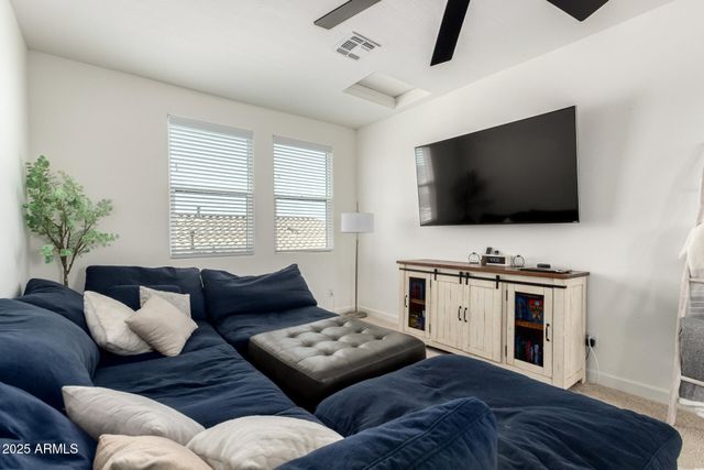 3914 W SERPENTINE Drive, San Tan Valley, AZ 85144