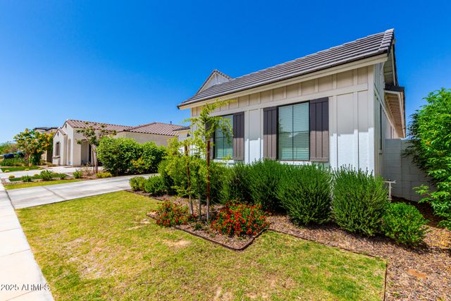3914 W SERPENTINE Drive, San Tan Valley, AZ 85144