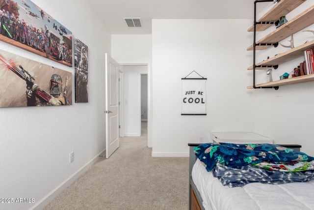 3914 W SERPENTINE Drive, San Tan Valley, AZ 85144
