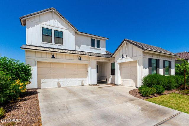 3914 W SERPENTINE Drive, San Tan Valley, AZ 85144
