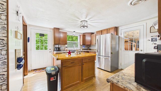 4020 N BALLARD ROAD, Appleton, WI 54913