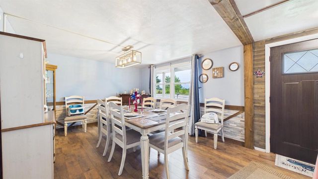 4020 N BALLARD ROAD, Appleton, WI 54913