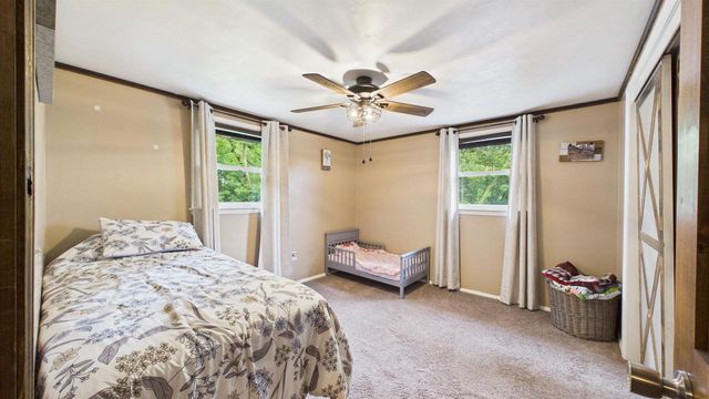 4020 N BALLARD ROAD, Appleton, WI 54913