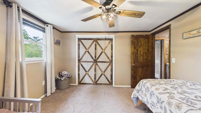 4020 N BALLARD ROAD, Appleton, WI 54913