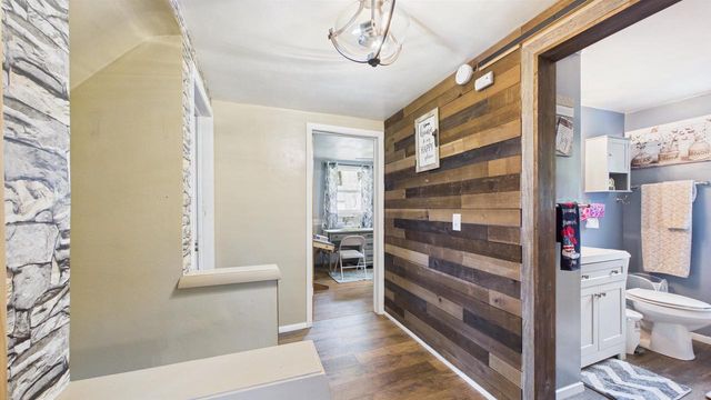 4020 N BALLARD ROAD, Appleton, WI 54913